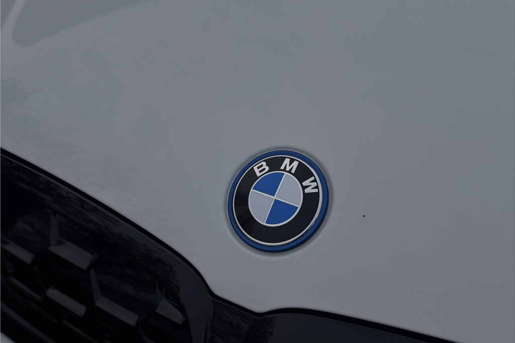 48742180-4.jpg