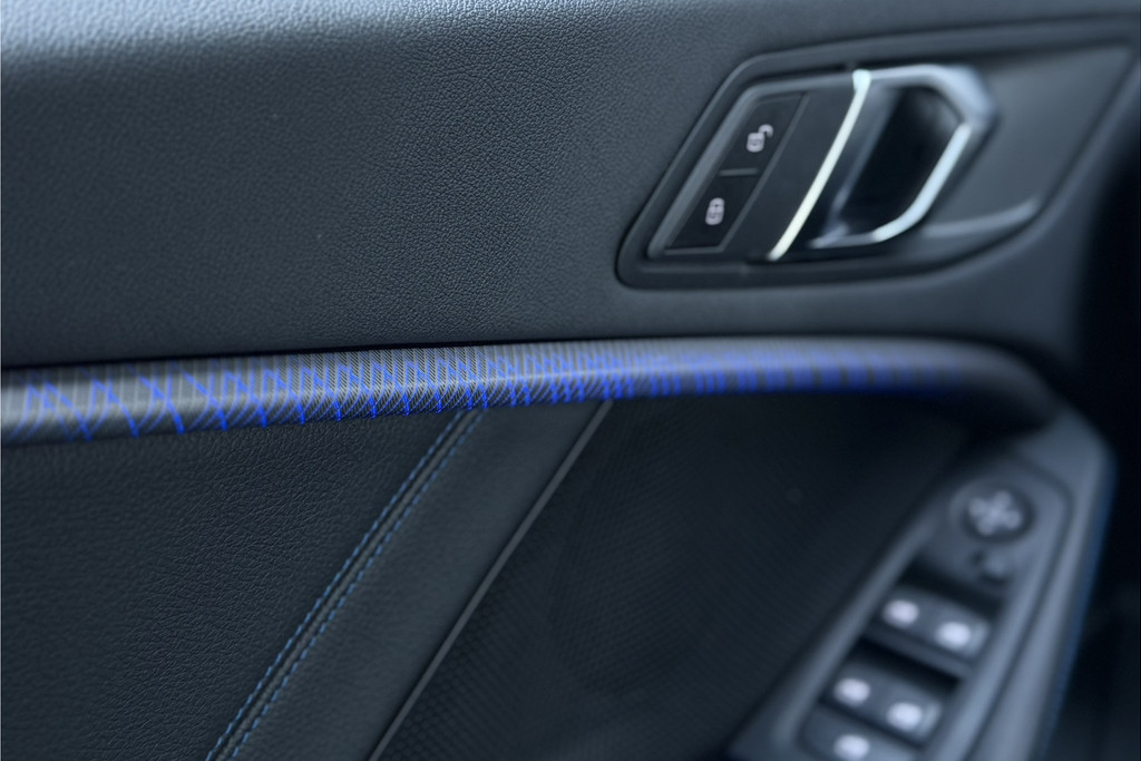 51138654-43.jpg