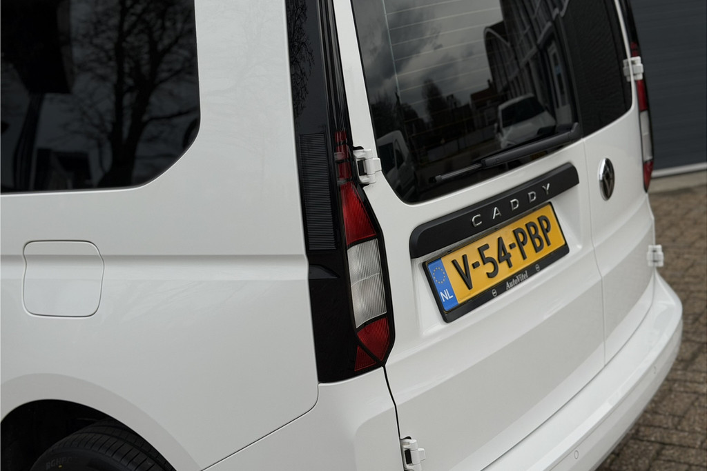 51683417-13.jpg