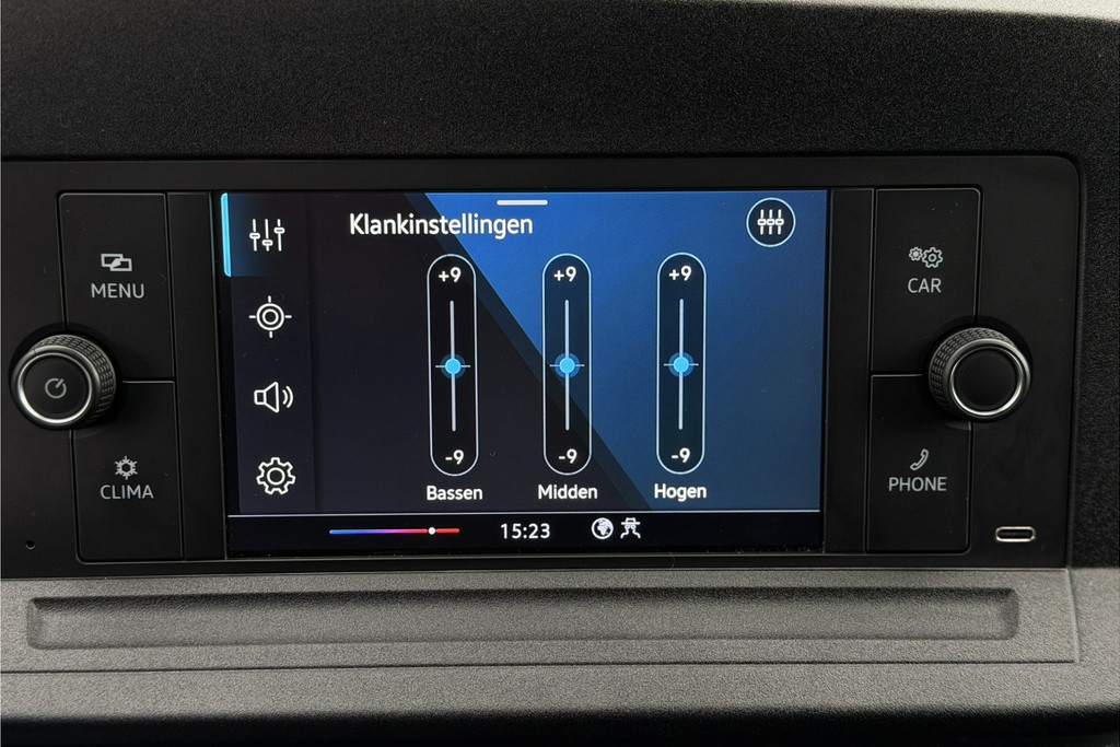 51683417-28.jpg