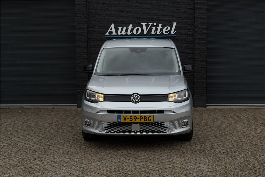 51701161-12.jpg