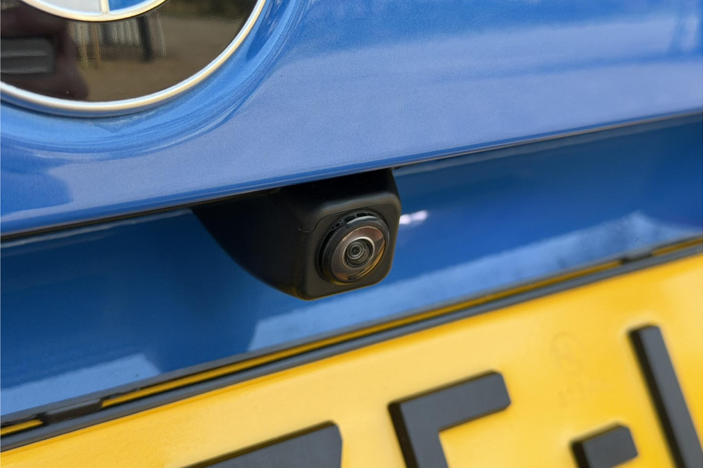 52116700-49.jpg