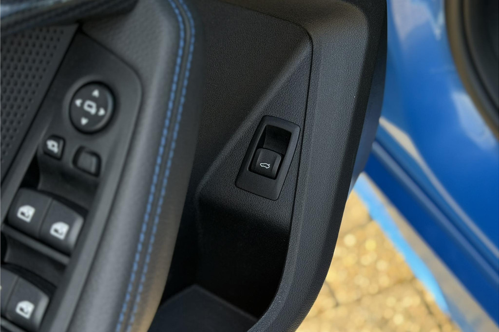 52116700-51.jpg