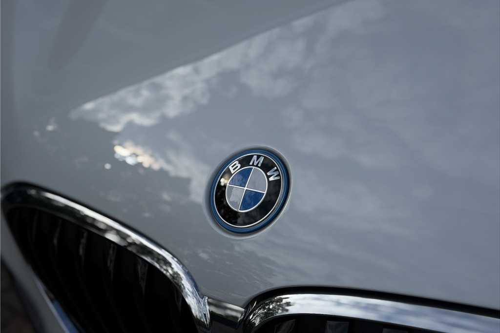 53481232-4.jpg