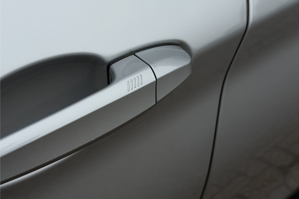 53538204-13.jpg