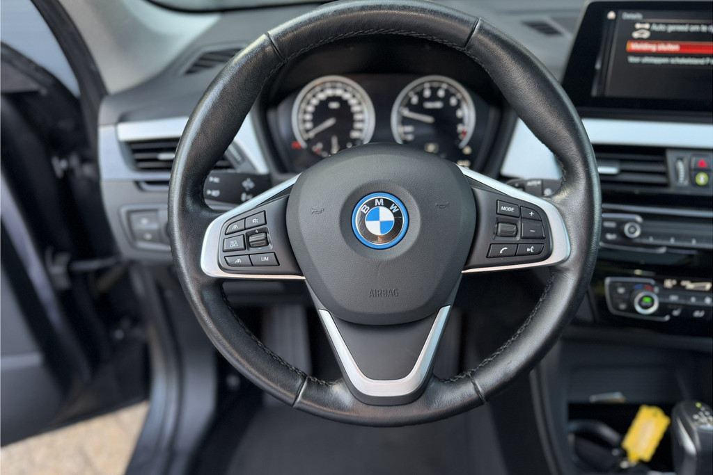 53700922-17.jpg