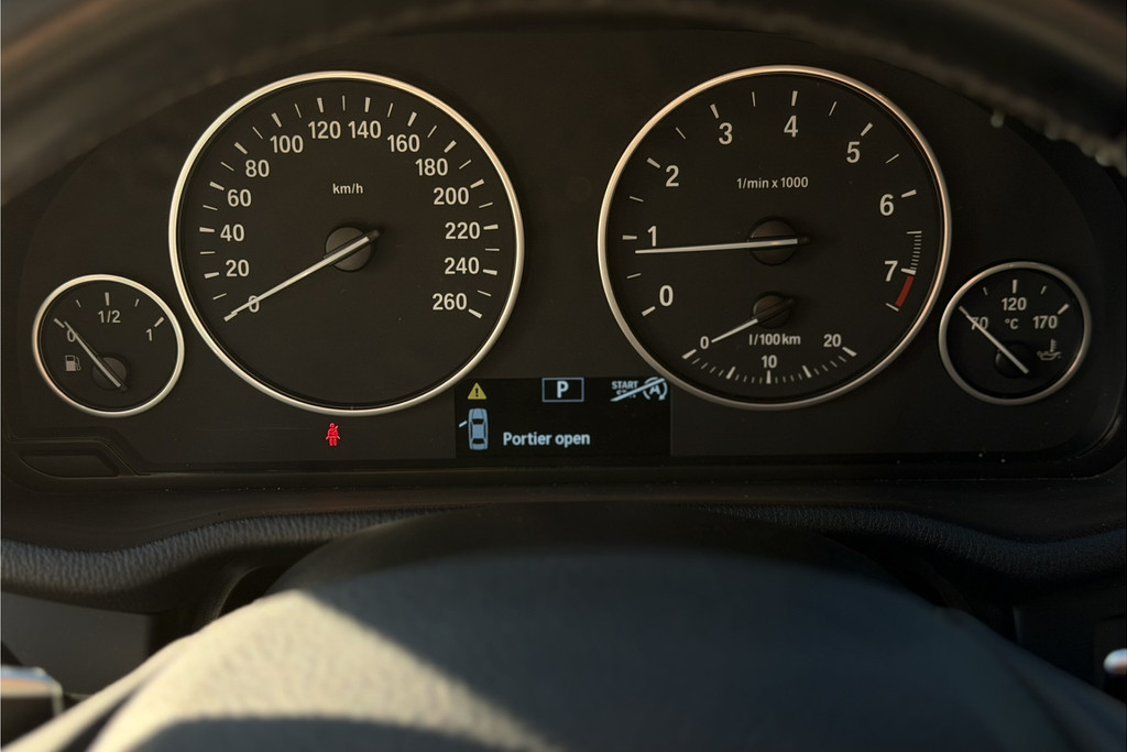 54753779-25.jpg