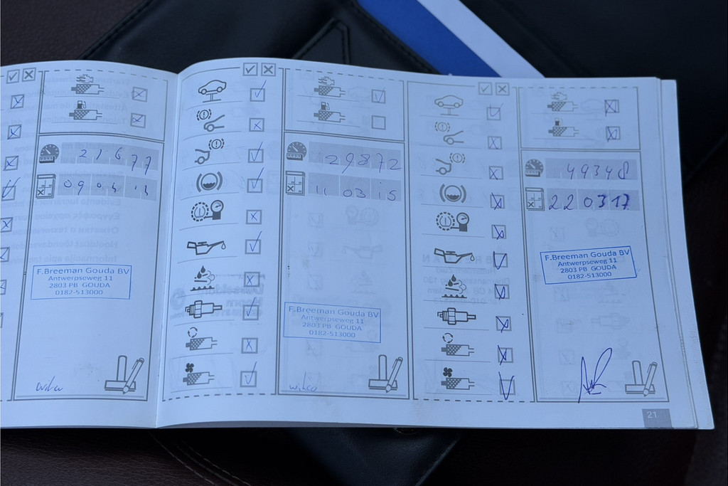 55915064-38.jpg