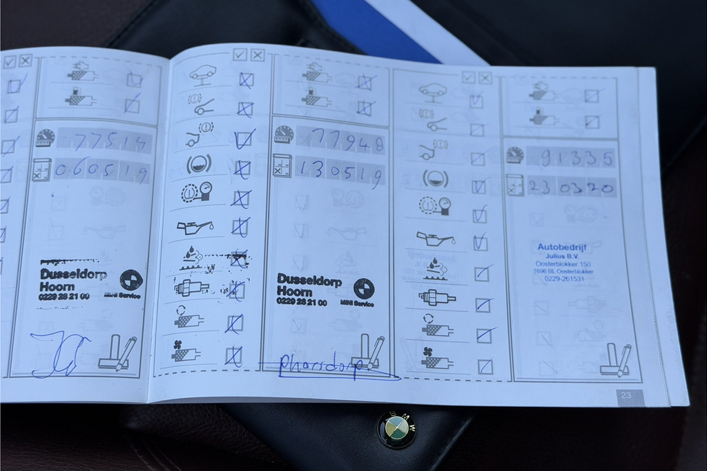 55915064-40.jpg