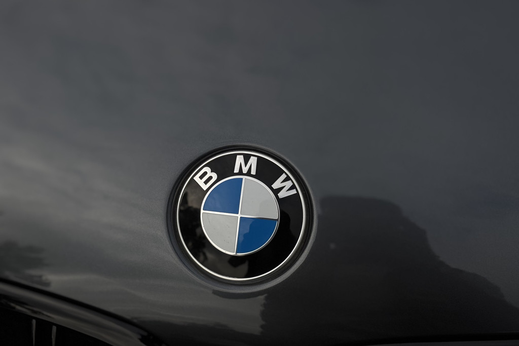 56227025-5.jpg