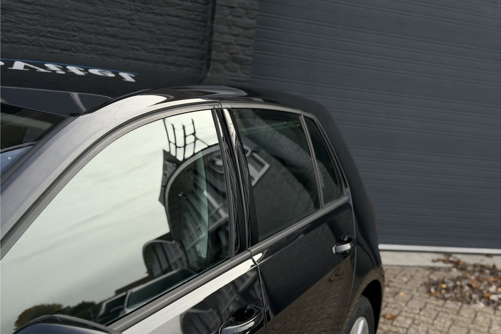 57705855-5.jpg